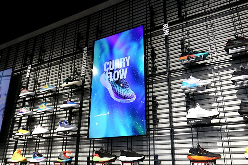 DIGITAL SCREENS & EXPERIENCES